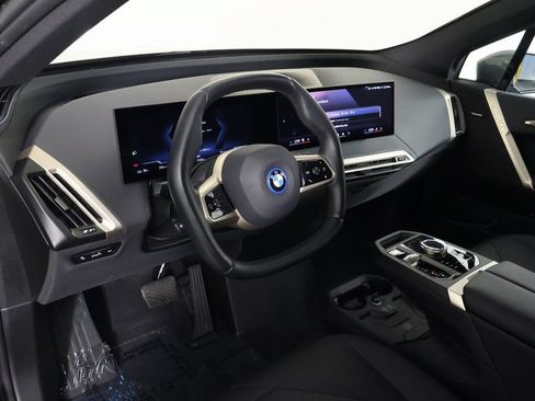 Used 2024 BMW iX xDrive50 w/ Sport Package AWD/4WD image 7