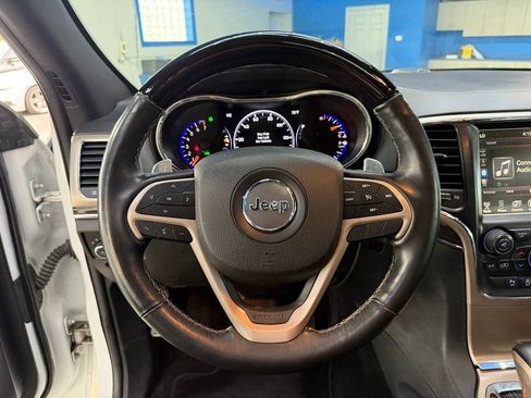 Used 2017 Jeep Grand Cherokee Overland AWD/4WD image 26