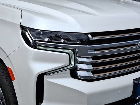 Used 2024 Chevrolet Suburban High Country AWD/4WD image 28