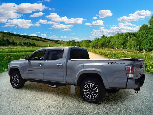 Used 2021 Toyota Tacoma TRD Sport RWD image 4
