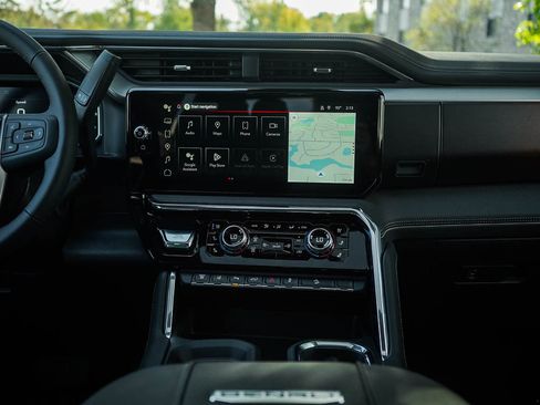 New 2026 GMC Sierra 3500 Denali w/ Denali Reserve Package image 15