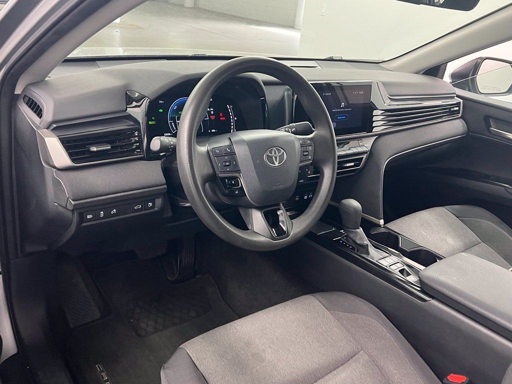 Used 2025 Toyota Camry LE w/ Convenience Package FWD image 9
