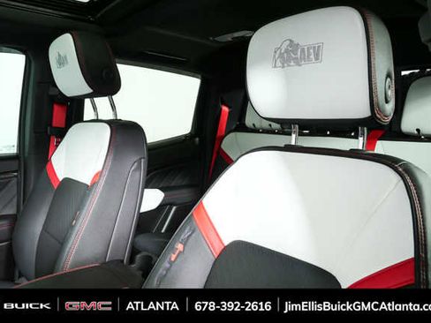Used 2024 GMC Canyon AT4X w/ AT4X AEV Edition AWD/4WD image 5