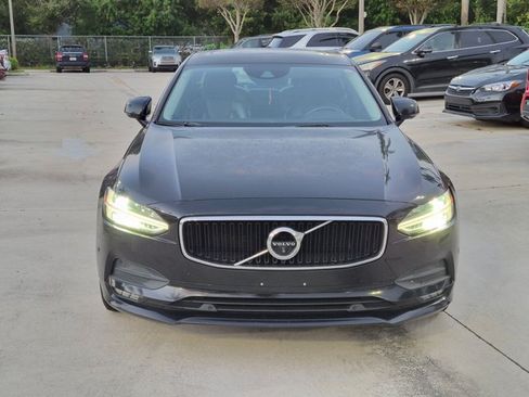 Used 2018 Volvo S90 T5 Momentum w/ Convenience Package FWD image 2