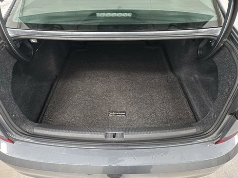 Used 2020 Volkswagen Passat 2.0T R-Line image 15