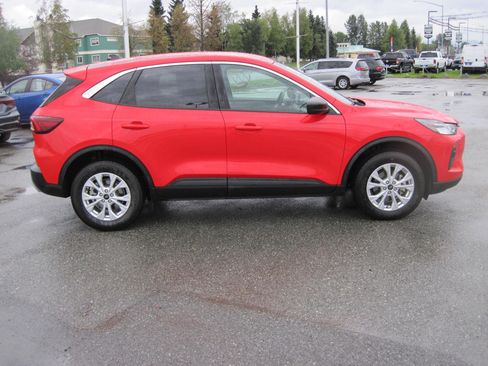 Used 2024 Ford Escape Active image 3