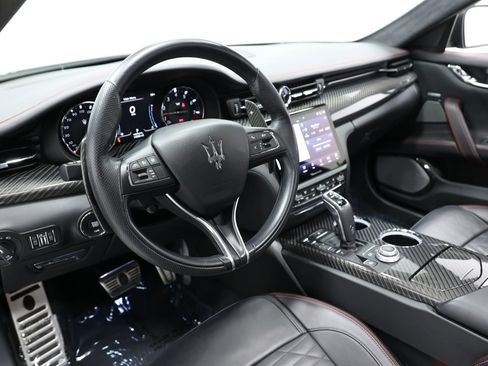 Used 2022 Maserati Quattroporte Trofeo RWD image 21