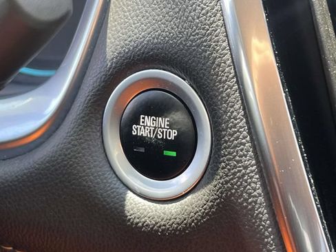 Used 2019 Chevrolet Traverse LT FWD image 29