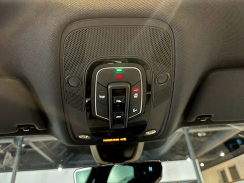 Used 2025 Audi Q5 2.0T Premium Plus w/ Premium Plus Package image 18