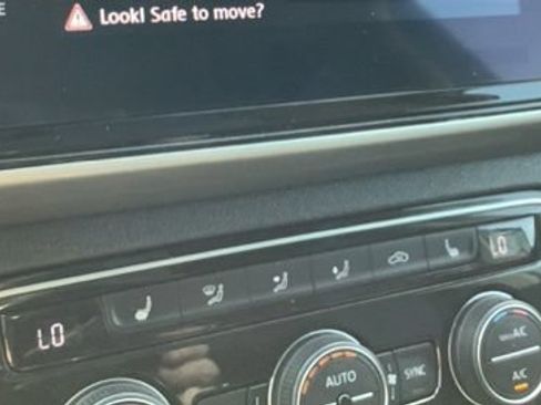 Used 2021 Volkswagen Atlas SEL AWD/4WD image 31