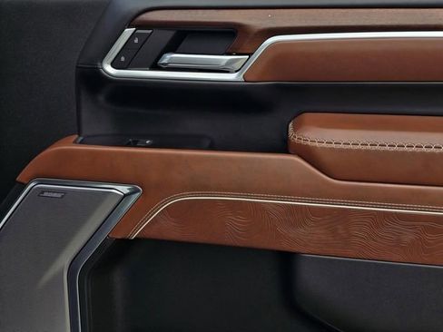 Used 2025 GMC Sierra 2500 Denali Ultimate image 33