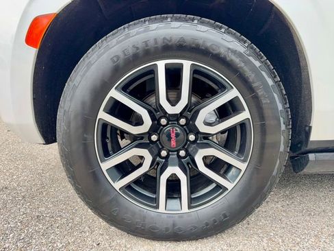 Used 2023 GMC Yukon AT4 w/ AT4 Premium Plus Package AWD/4WD image 31