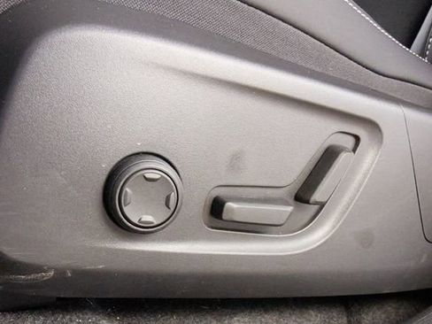 Used 2024 Volvo XC40 Recharge Plus w/ Protection Package Premier AWD/4WD image 9