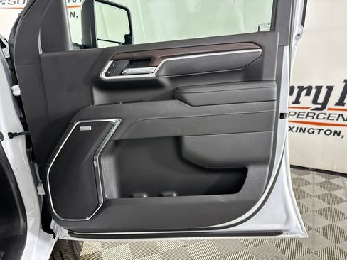 Used 2026 GMC Sierra 2500 SLT w/ SLT Convenience Package AWD/4WD image 24