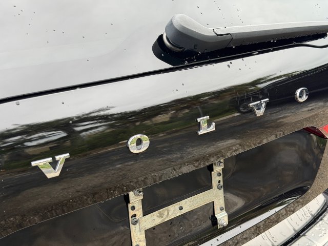 Used 2023 Volvo XC60 B5 Core w/ Climate Package FWD image 13