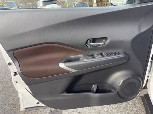 Used 2024 Nissan Kicks SR image 9