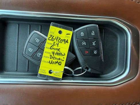 Used 2024 GMC Yukon Denali Ultimate AWD/4WD image 56