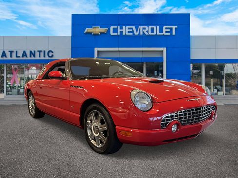 Used 2004 Ford Thunderbird image 3