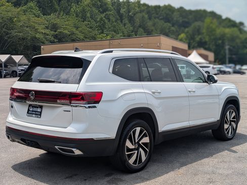 Used 2024 Volkswagen Atlas SEL AWD/4WD image 9