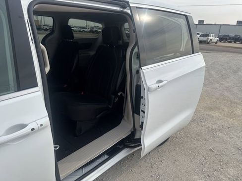 Used 2024 Chrysler Voyager LX FWD image 10