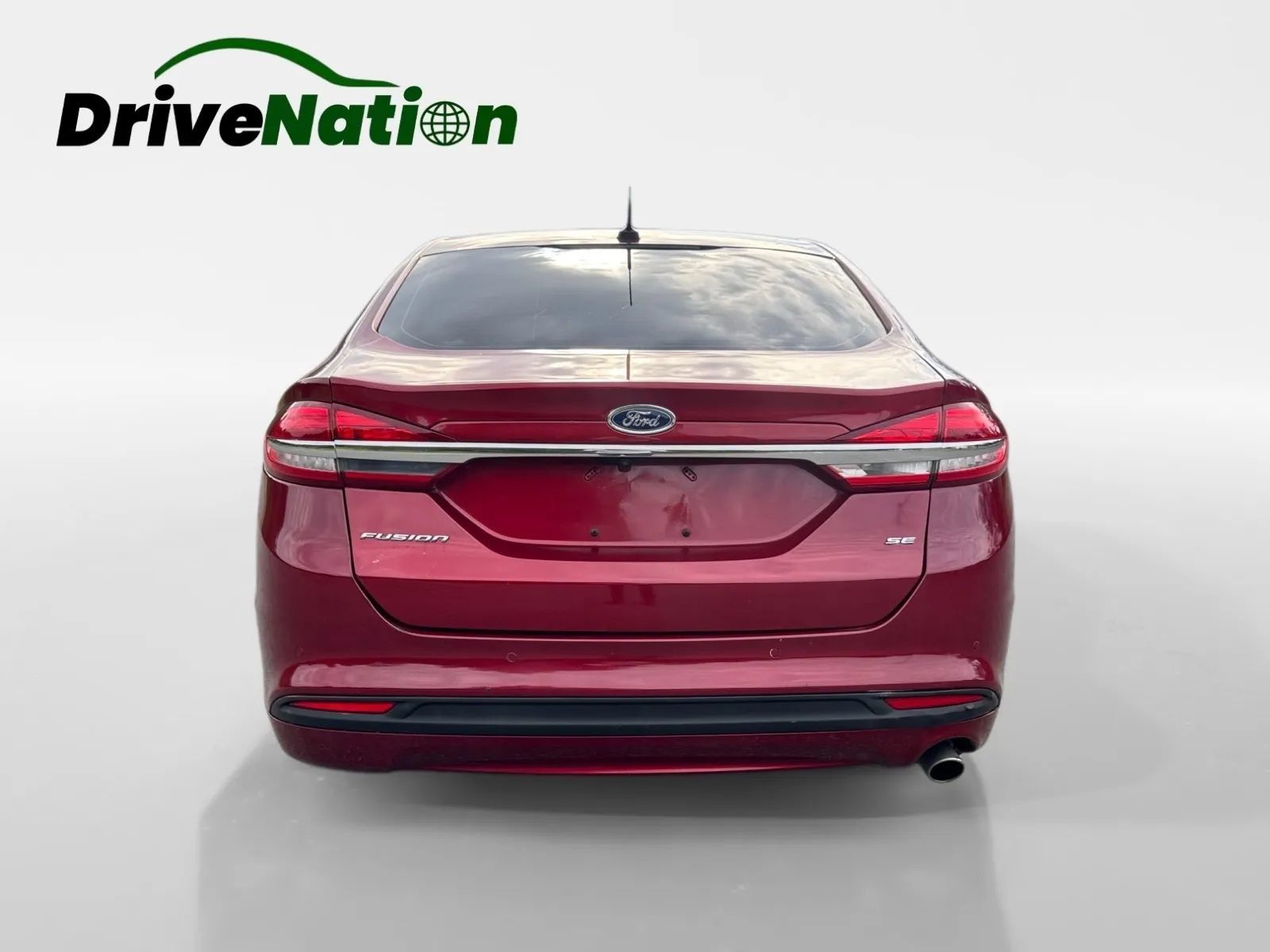 Used 2017 Ford Fusion SE w/ Fusion SE Technology Package FWD image 6