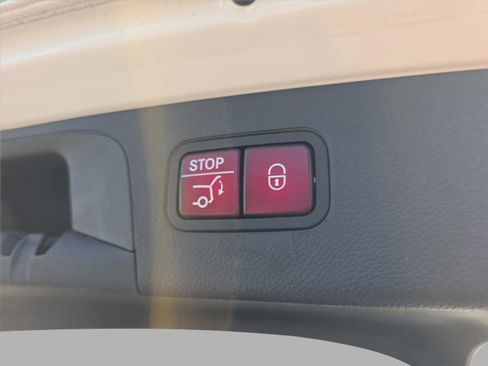 Used 2022 Mercedes-Benz GLC 300 image 6