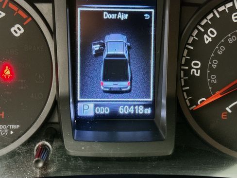 Used 2022 Toyota Tacoma SR image 14