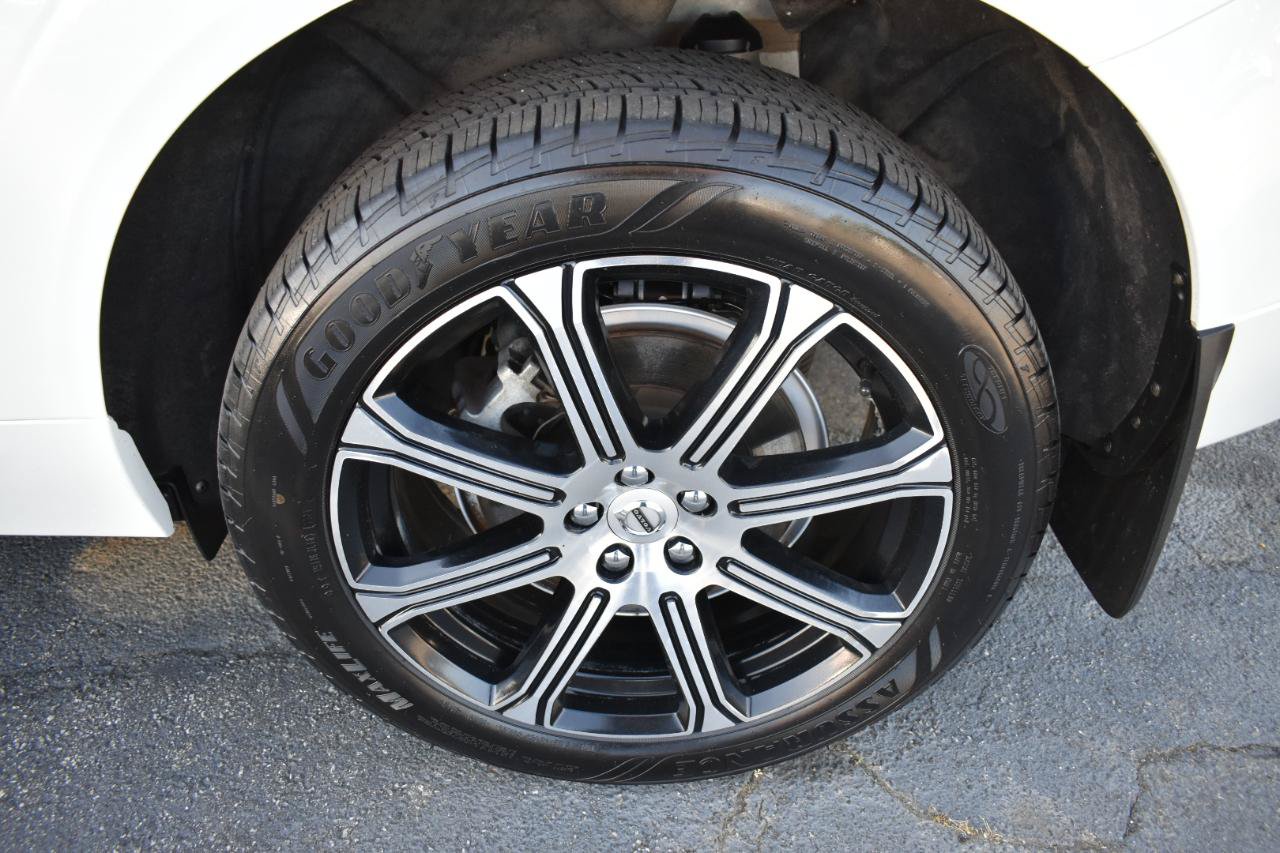 Used 2019 Volvo XC60 T8 Inscription w/ Advanced Package AWD/4WD image 33