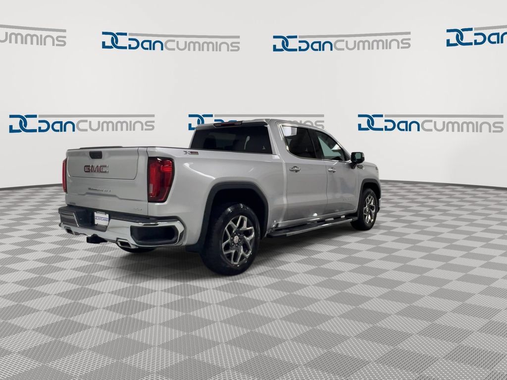 Used 2022 GMC Sierra 1500 SLT AWD/4WD image 8