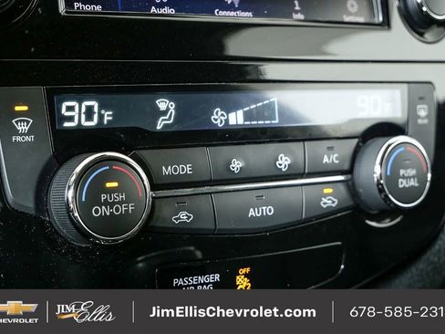 Used 2020 Nissan Rogue SV image 16