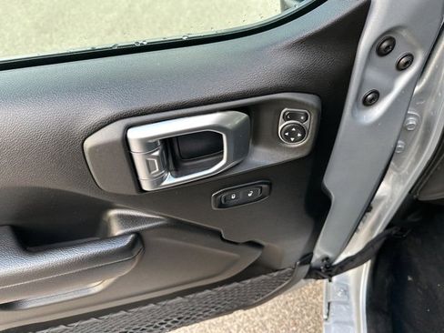 Used 2024 Jeep Wrangler Sport S image 18