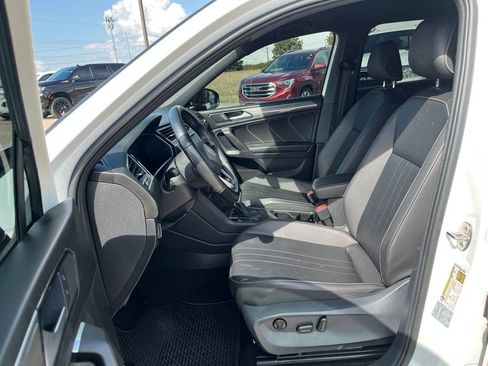 Used 2022 Volkswagen Tiguan SE R-Line image 12