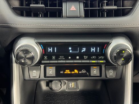 Used 2023 Toyota RAV4 XLE w/ Convenience Package image 28