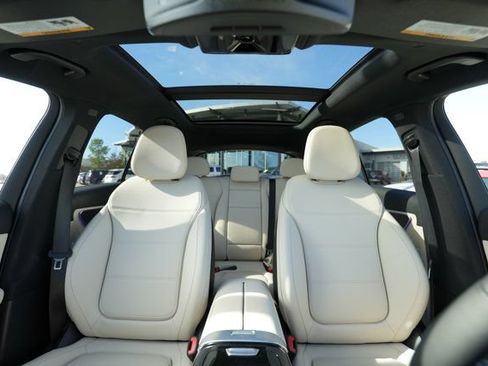 Used 2026 Mercedes-Benz GLC 300 4MATIC image 33
