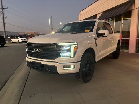 Used 2024 Ford F150 Platinum w/ FX4 Off-Road Package image 5
