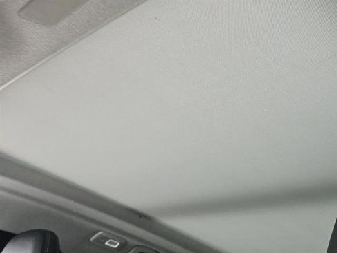 Used 2024 Volvo XC40 B5 Plus w/ Climate Package image 18