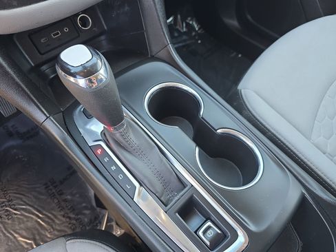 Used 2020 Chevrolet Equinox LS w/ LS Convenience Package image 24