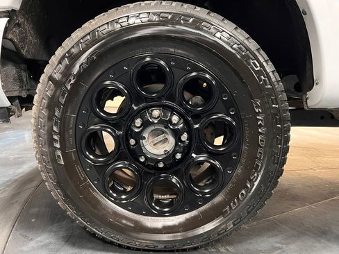 Used 2022 Ford F350 Lariat w/ Tremor Off-Road Package image 29