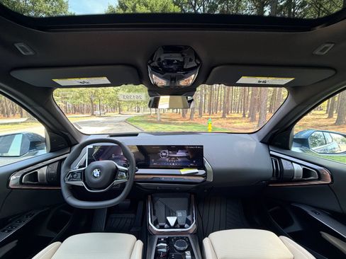 New 2026 BMW X3 xDrive30i w/ Premium Package AWD/4WD image 2