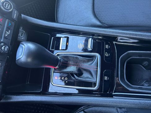 Used 2025 Jeep Compass Trailhawk image 41