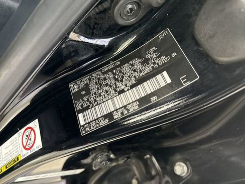 Used 2011 Lexus LX 570 4WD w/ Luxury Pkg image 40