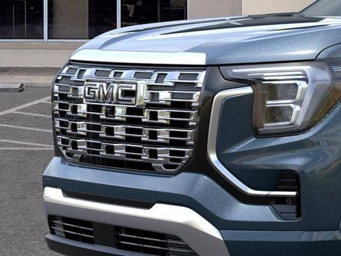 New 2026 GMC Terrain Denali w/ LPO, Black Badging Package AWD/4WD image 13