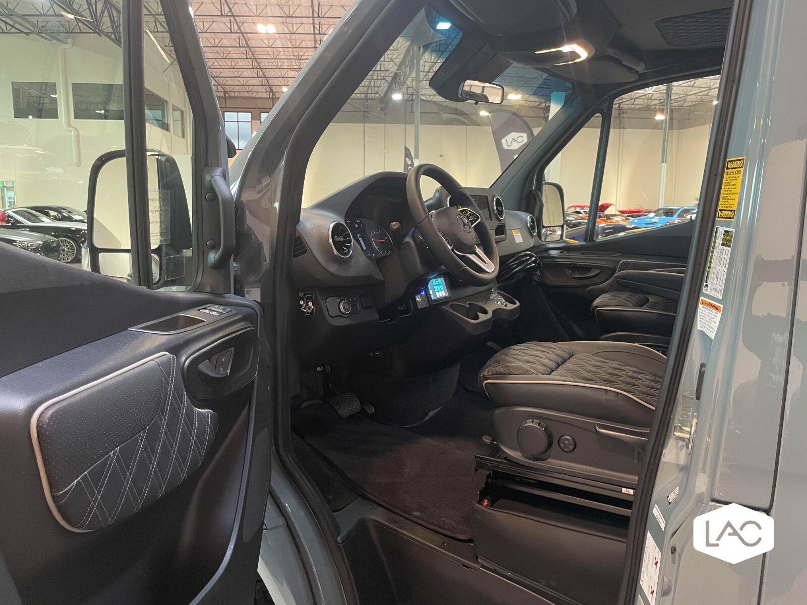 Used 2023 Mercedes-Benz Sprinter 2500 image 19