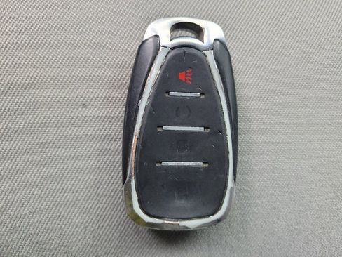 Used 2019 Chevrolet Equinox LS image 32