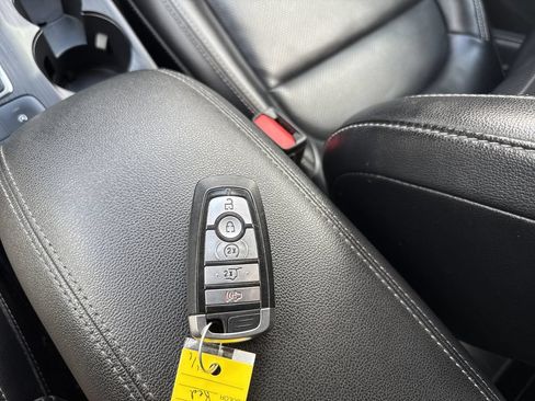 Used 2020 Ford Escape SEL AWD/4WD image 27