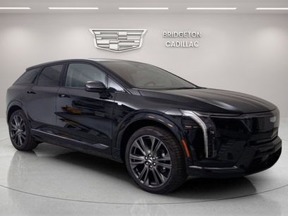 New 2025 Cadillac Optiq Sport 2 w/ LPO, Floor Liner Package