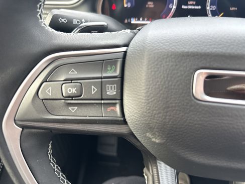 New 2025 Jeep Grand Cherokee Altitude image 18