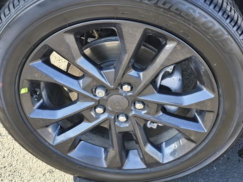 New 2026 Jeep Grand Cherokee Limited Reserve image 10