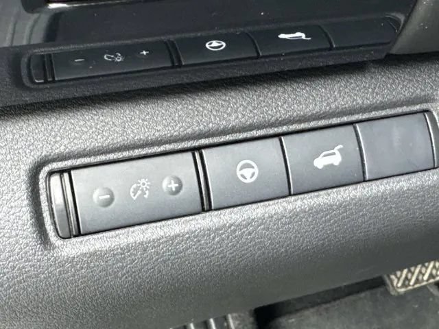 Certified 2025 Nissan Pathfinder SV AWD/4WD image 34
