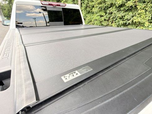 Used 2024 Chevrolet Silverado 1500 High Country w/ Technology Package AWD/4WD image 5